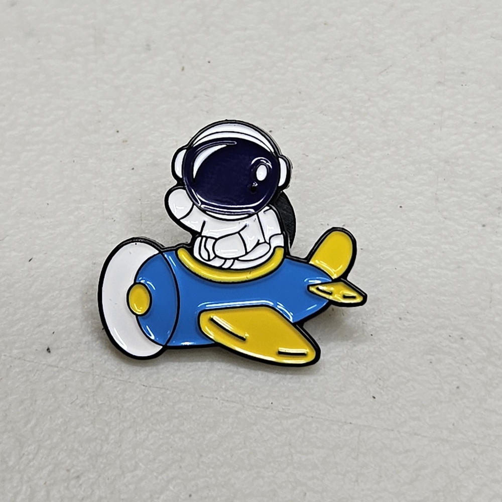 Plain Astronaut Enamel Pin